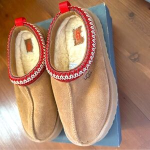 Ugg Tazz slippers kids size 3